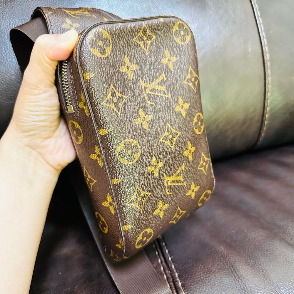 Louis Vuitton Geronimos Belt Bag Monogram - Picture 2 of 16